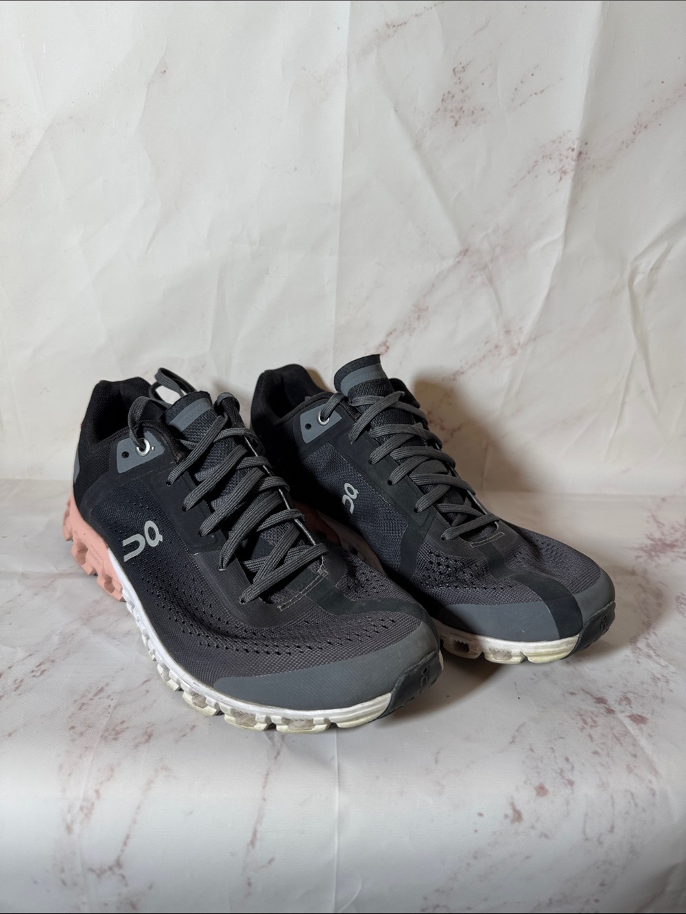 On Cloudflow Running Shoes Women's 8 Black Gray Pink CloudTec Sneakers
